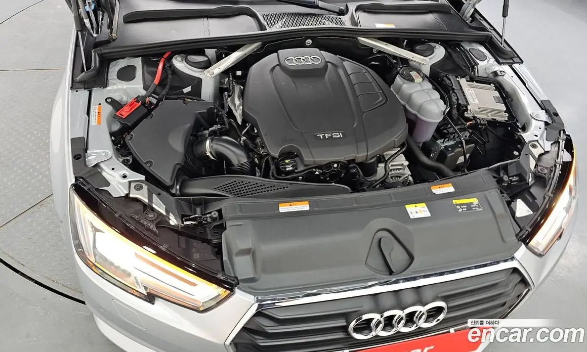 Audi A4 2019 2.0 автомат (гидро), фото 5