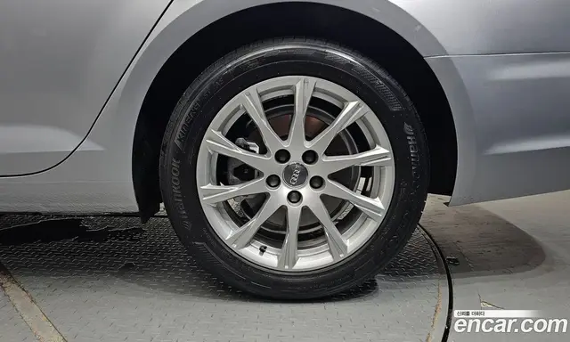 Audi A4 2019 2.0 автомат (гидро), миниатюра 6