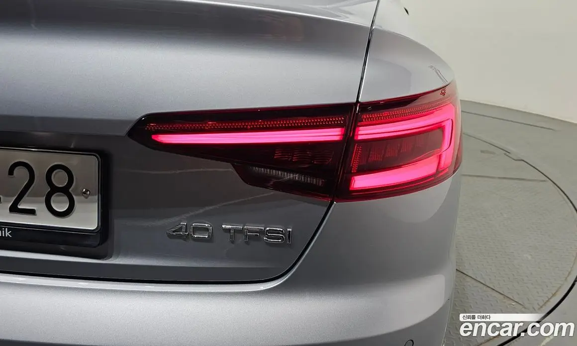 Audi A4 2019 2.0 автомат (гидро), фото 8