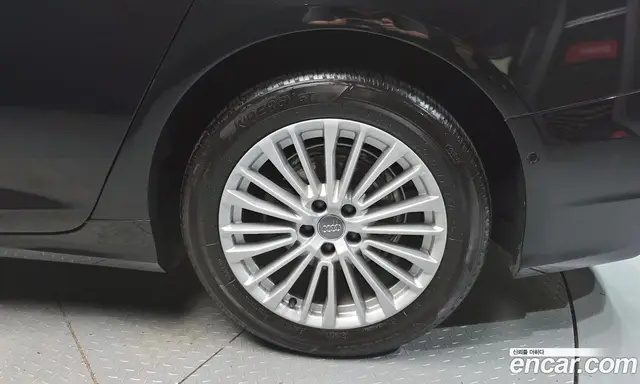 Audi A6 2021 2.0 автомат (гидро), миниатюра 7