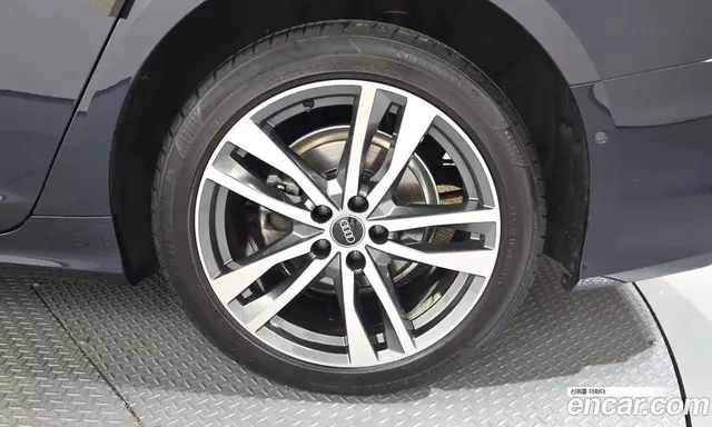 Audi A6 2022 2.0 автомат (гидро), миниатюра 7