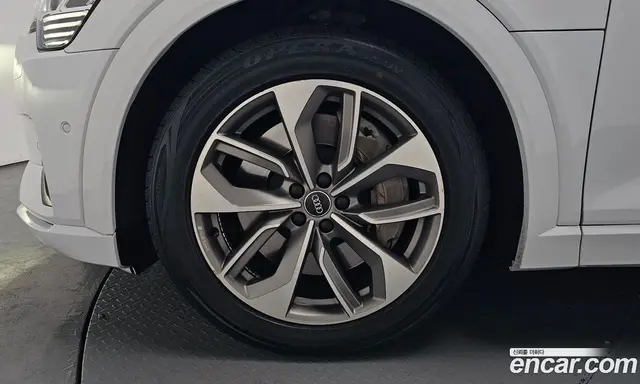 Audi e-tron 2020 0.2 автомат (гидро), миниатюра 4 Audi e-tron 2020 0.2 автомат (гидро), миниатюра 4