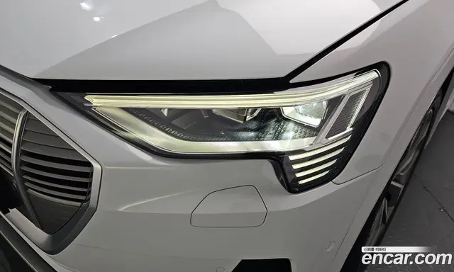Audi e-tron 2020 0.2 автомат (гидро), миниатюра 7 Audi e-tron 2020 0.2 автомат (гидро), миниатюра 7