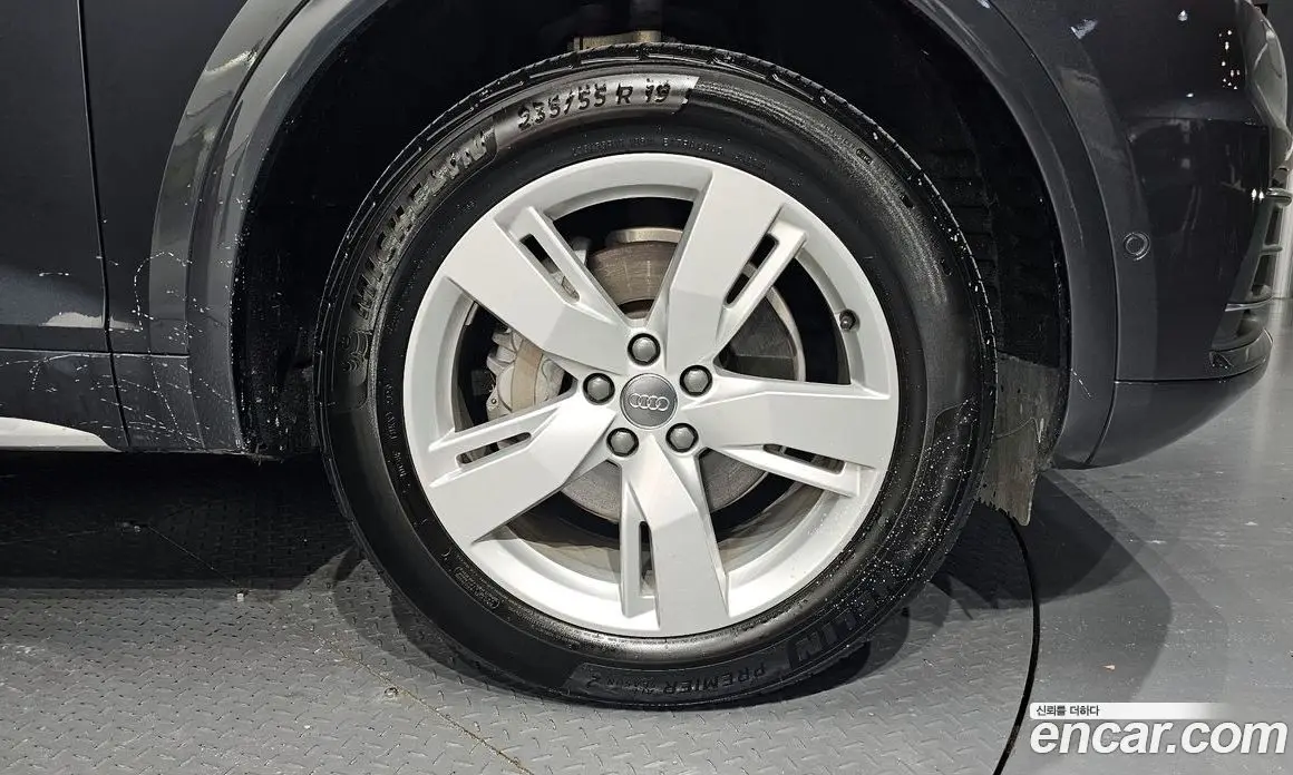 Audi Q5 2020 2.0 автомат (гидро), фото 6