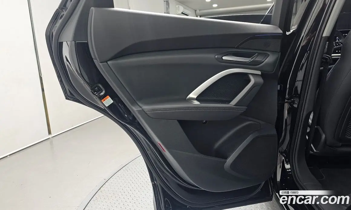 Audi Q5 2025 2.0 автомат (гидро), фото 15