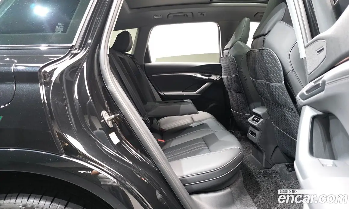 Audi Q6 e-tron 2025 0.2 автомат (гидро), фото 15