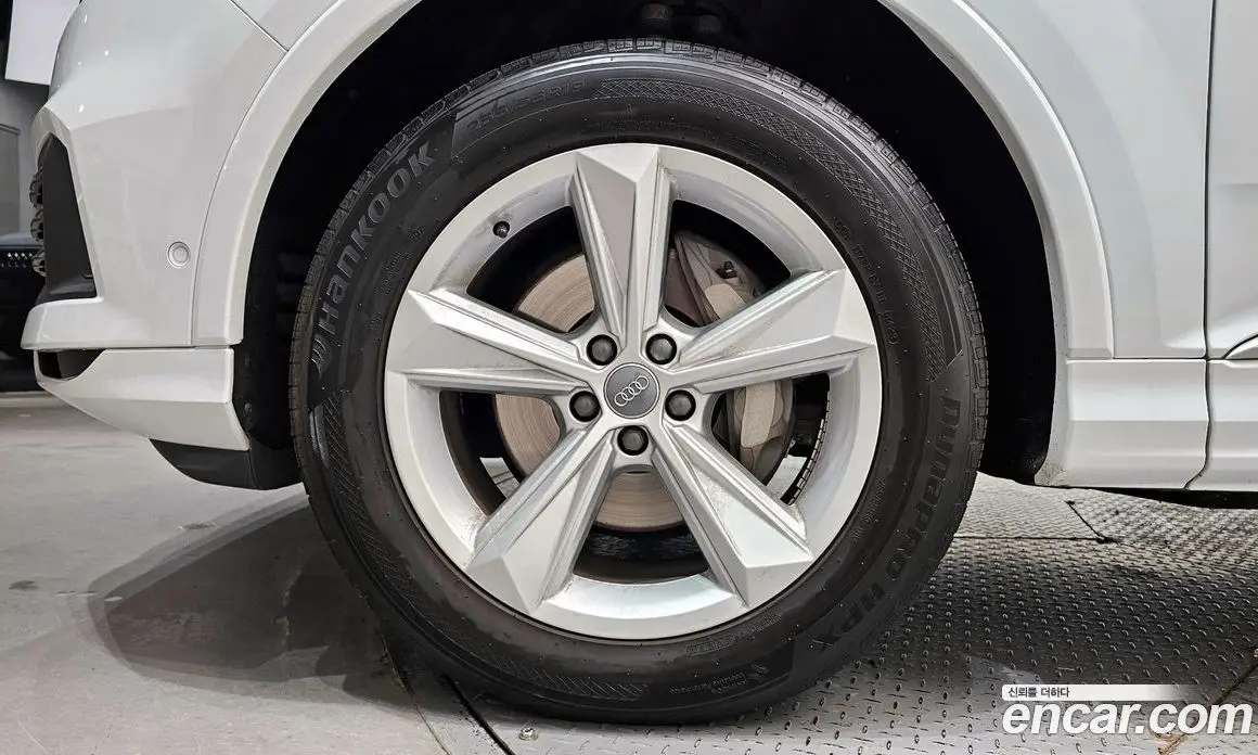 Audi Q7 2020 3.0 автомат (гидро), фото 5