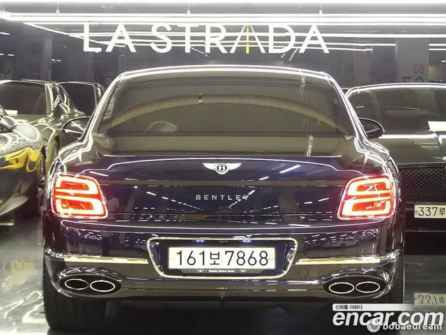 Bentley Flying Spur 2023 4.0 автомат (гидро), миниатюра 2
