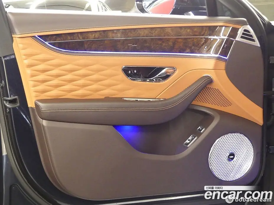 Bentley Flying Spur 2023 4.0 автомат (гидро), фото 11