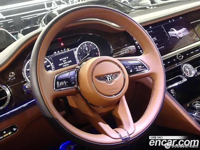 Bentley Flying Spur 2023 4.0 автомат (гидро), миниатюра 12