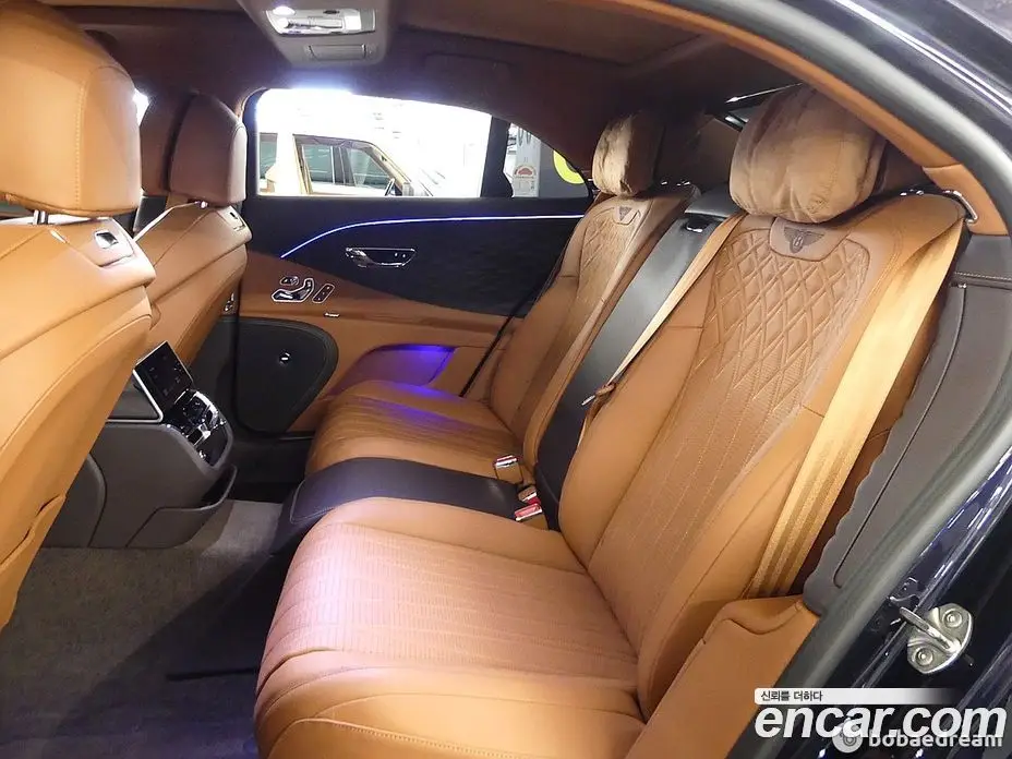 Bentley Flying Spur 2023 4.0 автомат (гидро), фото 18