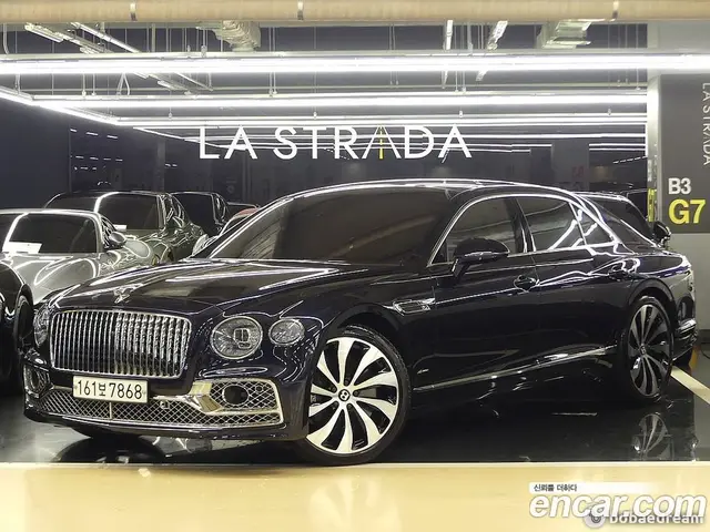 Bentley Flying Spur 2023 4.0 автомат (гидро), миниатюра 3