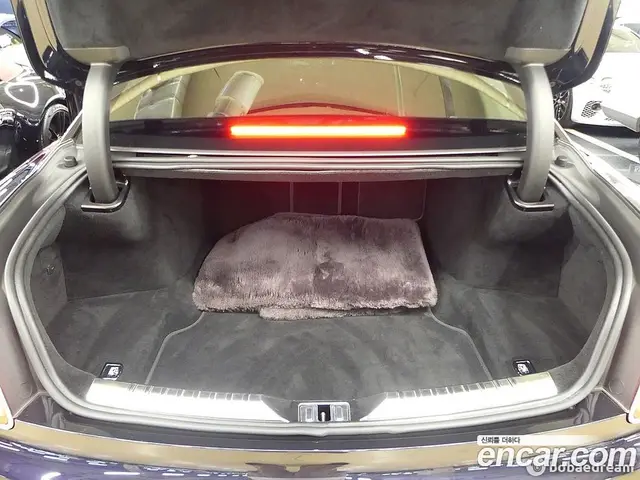 Bentley Flying Spur 2023 4.0 автомат (гидро), миниатюра 4
