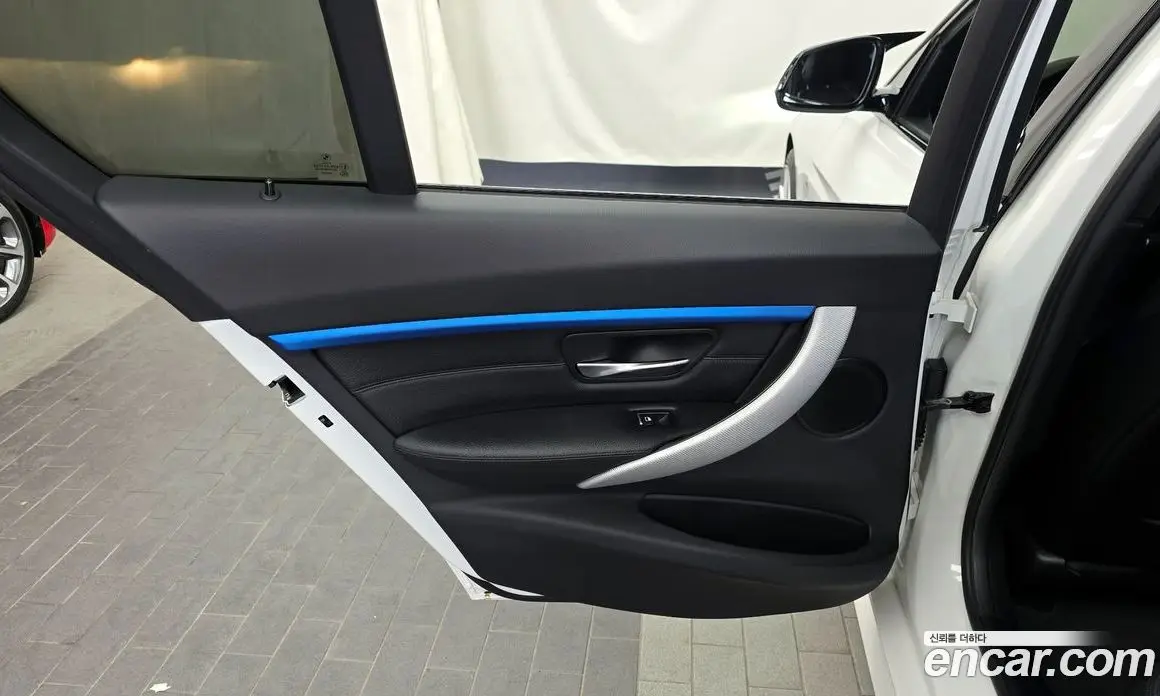 BMW 3 серия 2017 2.0 автомат (гидро), фото 15 BMW 3 серия 2017 2.0 автомат (гидро), фото 15