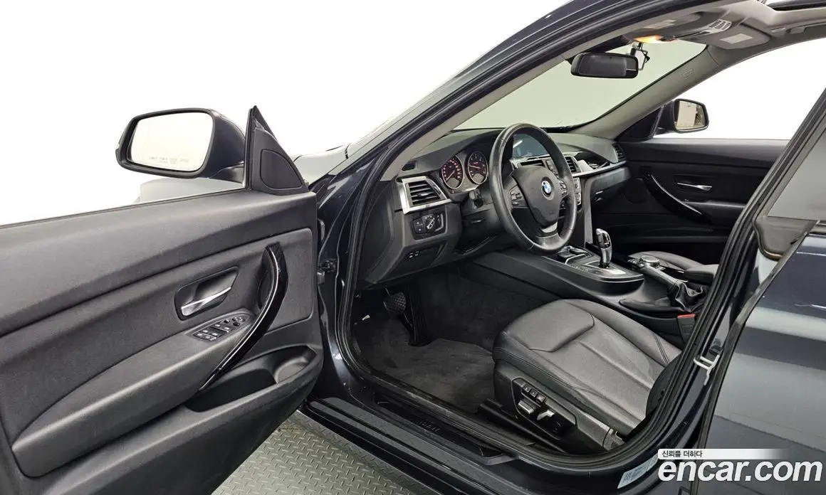 BMW 3 серия 2018 2.0 автомат (гидро), фото 13