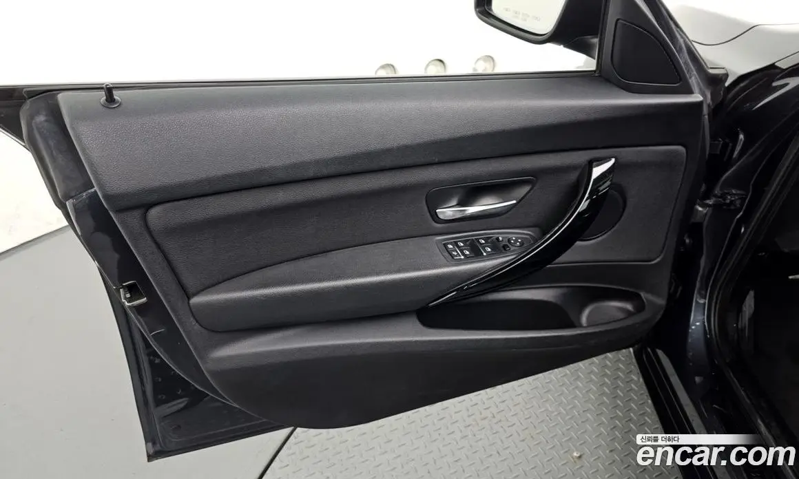 BMW 3 серия 2018 2.0 автомат (гидро), фото 14