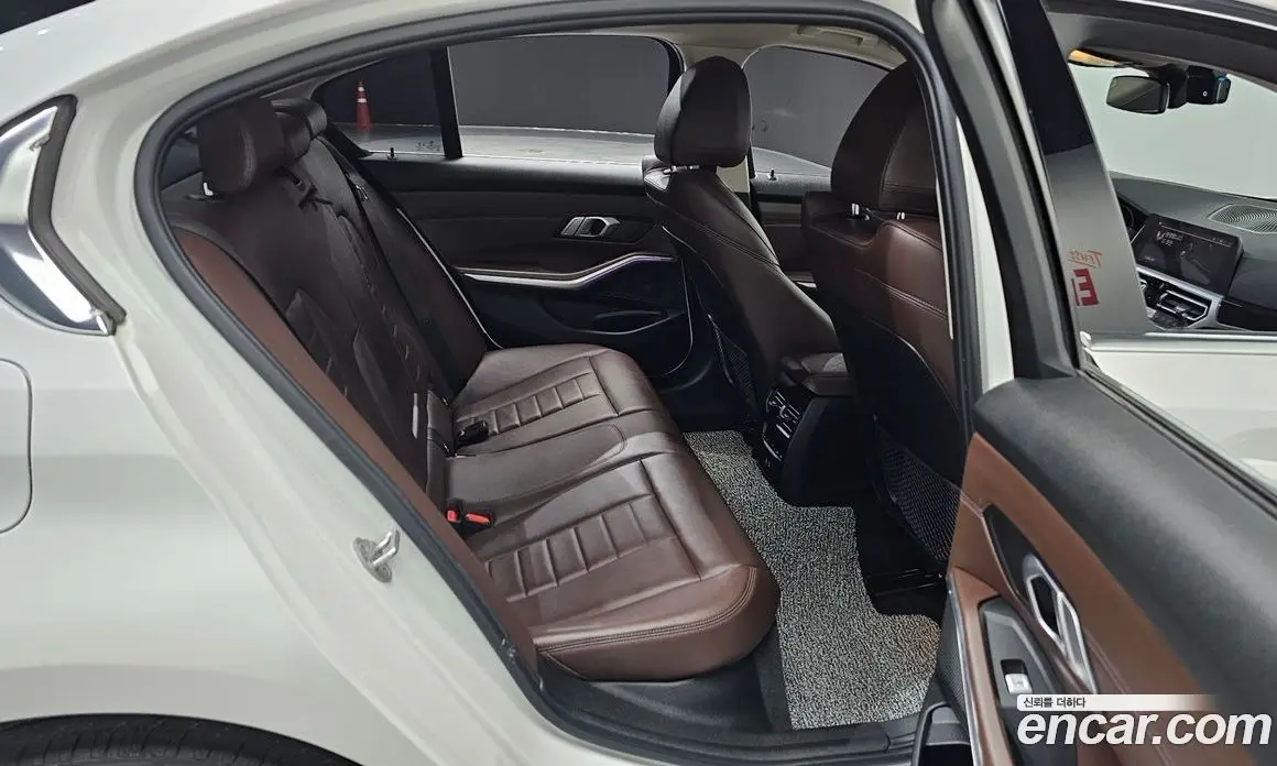 BMW 3 серия 2021 2.0 автомат (гидро), фото 17