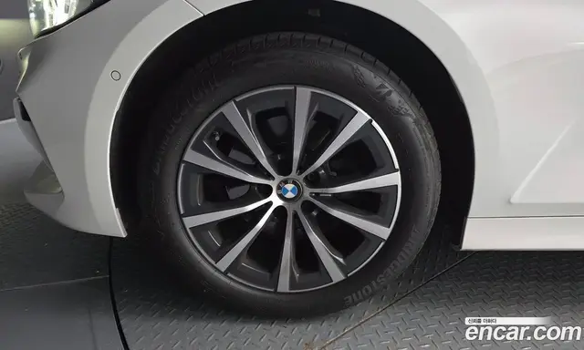 BMW 3 серия 2024 2.0 автомат (гидро), миниатюра 5 BMW 3 серия 2024 2.0 автомат (гидро), миниатюра 5