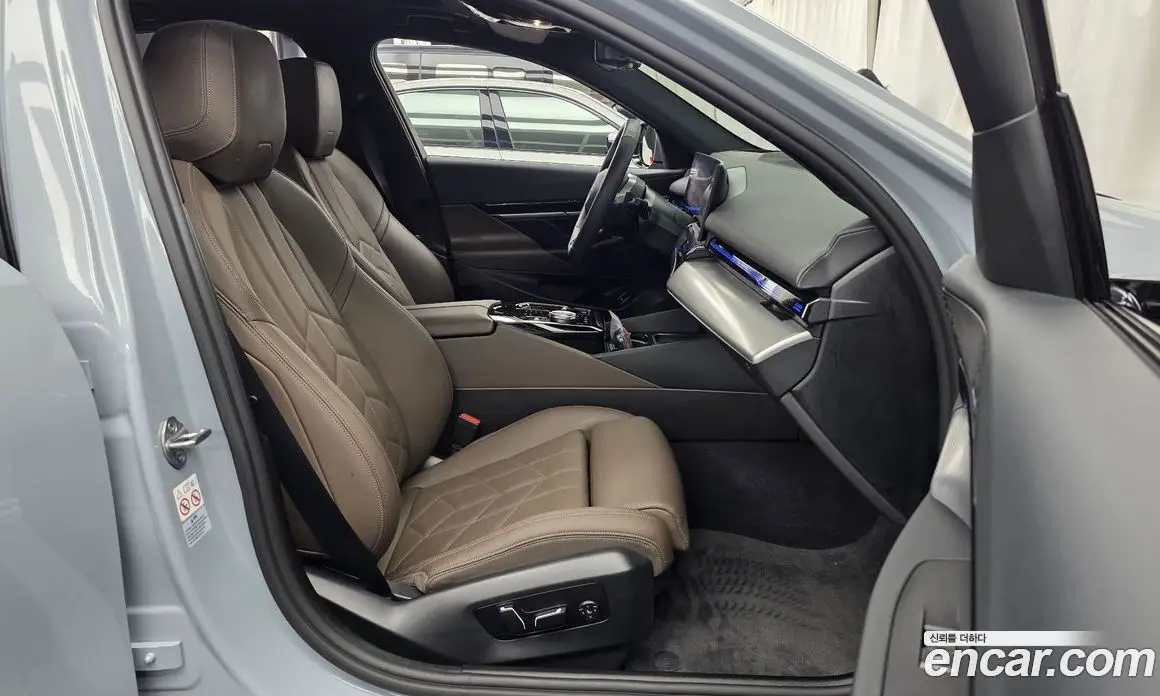 BMW 5 серия 2024 2.0 автомат (гидро), фото 17