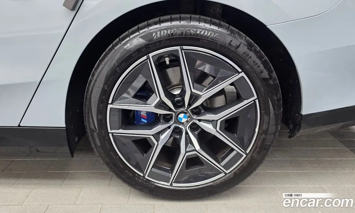 BMW 5 серия 2024 2.0 автомат (гидро), фото 7