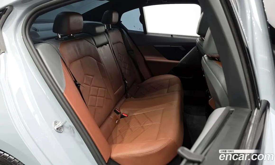BMW 5 серия 2025 2.0 автомат (гидро), фото 17