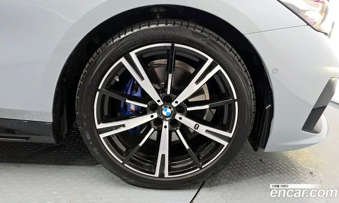 BMW 5 серия 2025 2.0 автомат (гидро), фото 7
