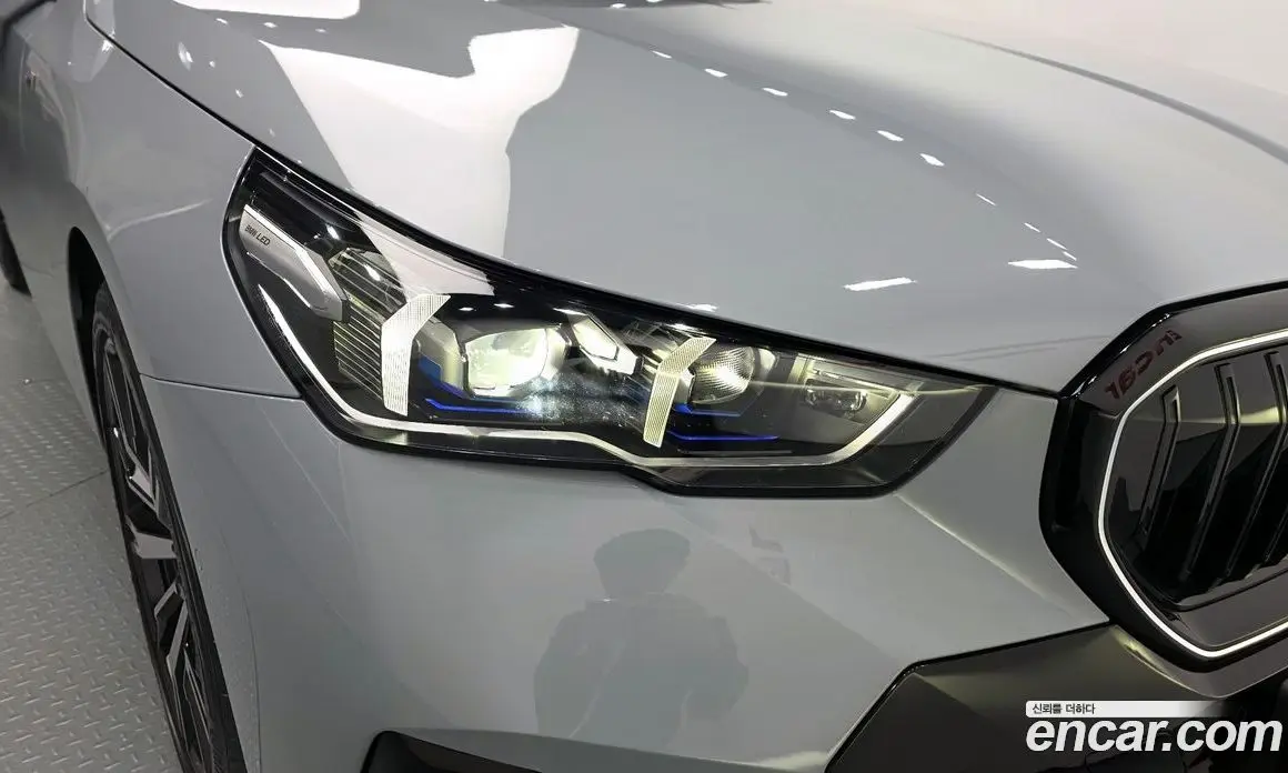 BMW 5 серия 2025 2.0 автомат (гидро), фото 8