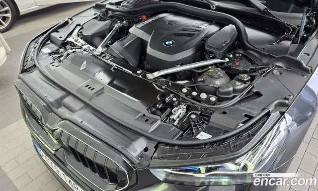 BMW 5 серия 2025 2.0 автомат (гидро), миниатюра 6 BMW 5 серия 2025 2.0 автомат (гидро), миниатюра 6