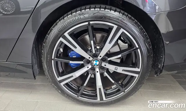 BMW 5 серия 2025 2.0 автомат (гидро), миниатюра 7 BMW 5 серия 2025 2.0 автомат (гидро), миниатюра 7