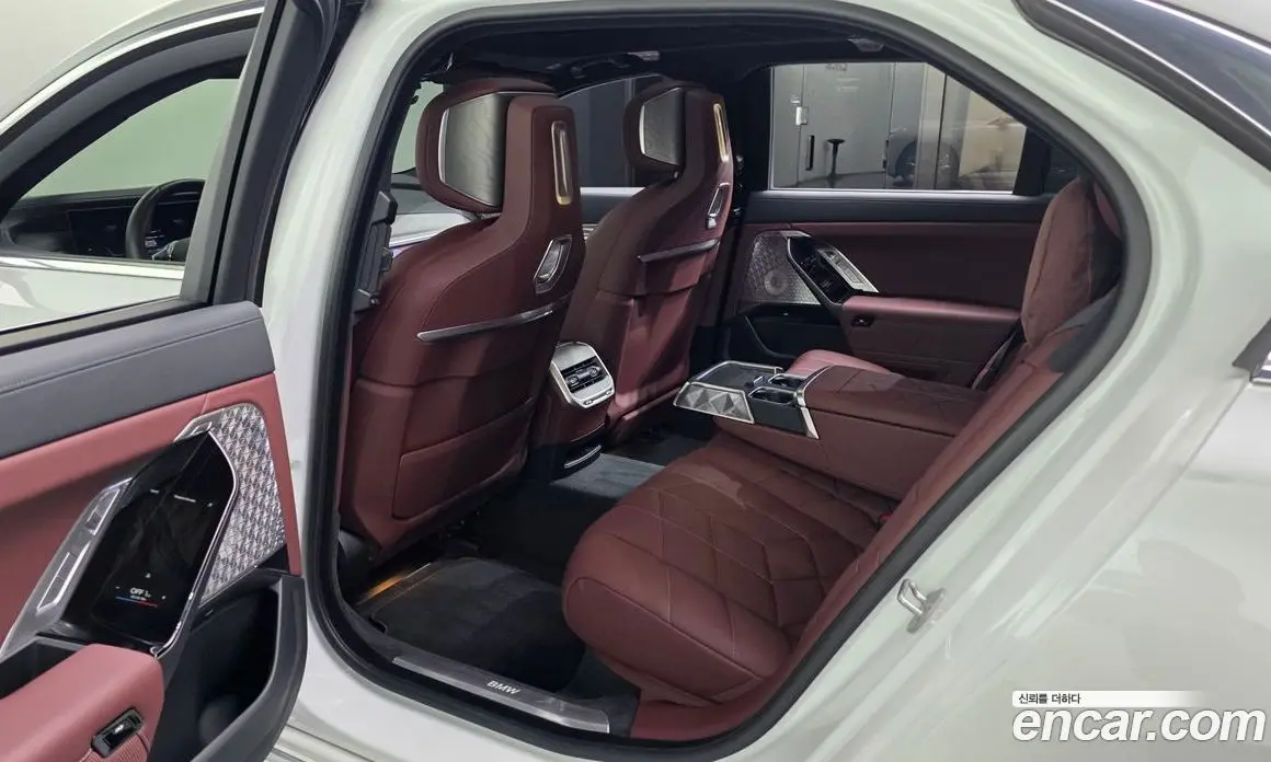 BMW 7 серия 2023 3.0 автомат (гидро), фото 16 BMW 7 серия 2023 3.0 автомат (гидро), фото 16