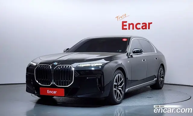 BMW 7 серия, 2025, 6 751 км