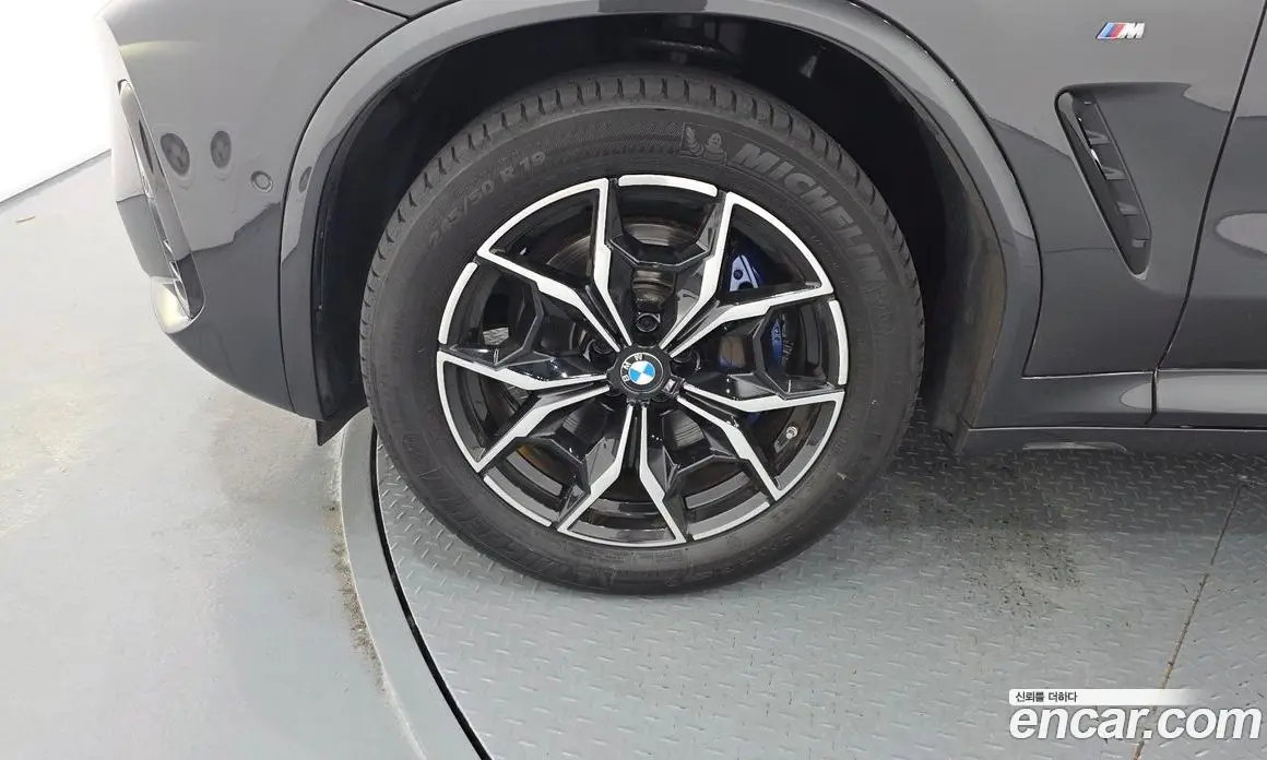 BMW X4 2023 2.0 автомат (гидро), фото 5