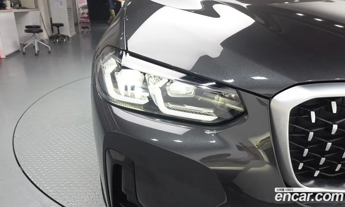 BMW X4 2023 2.0 автомат (гидро), фото 8