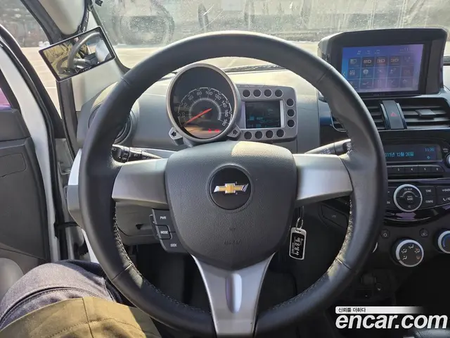 Chevrolet Spark 2013 1.0 автомат (гидро), миниатюра 9