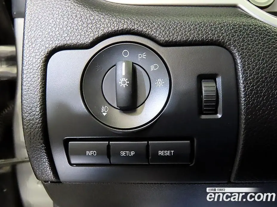 Ford Mustang 2010 4.0 автомат (гидро), фото 13
