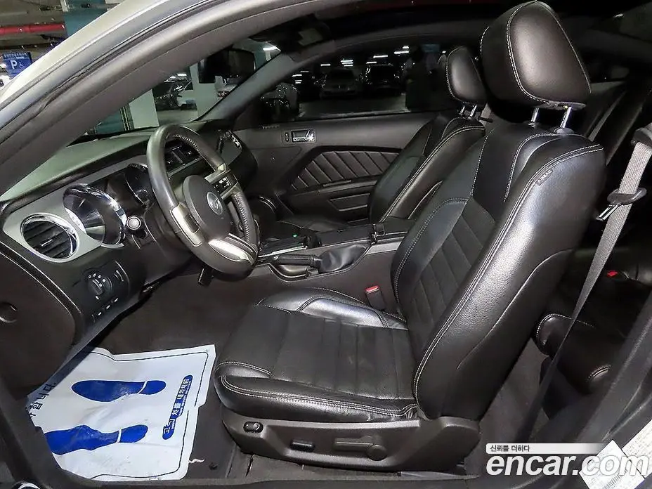 Ford Mustang 2010 4.0 автомат (гидро), фото 19