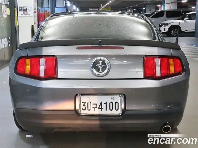 Ford Mustang 2010 4.0 автомат (гидро), миниатюра 4