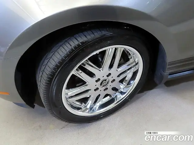 Ford Mustang 2010 4.0 автомат (гидро), миниатюра 5