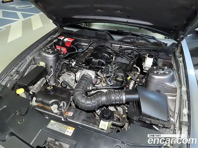 Ford Mustang 2010 4.0 автомат (гидро), миниатюра 6