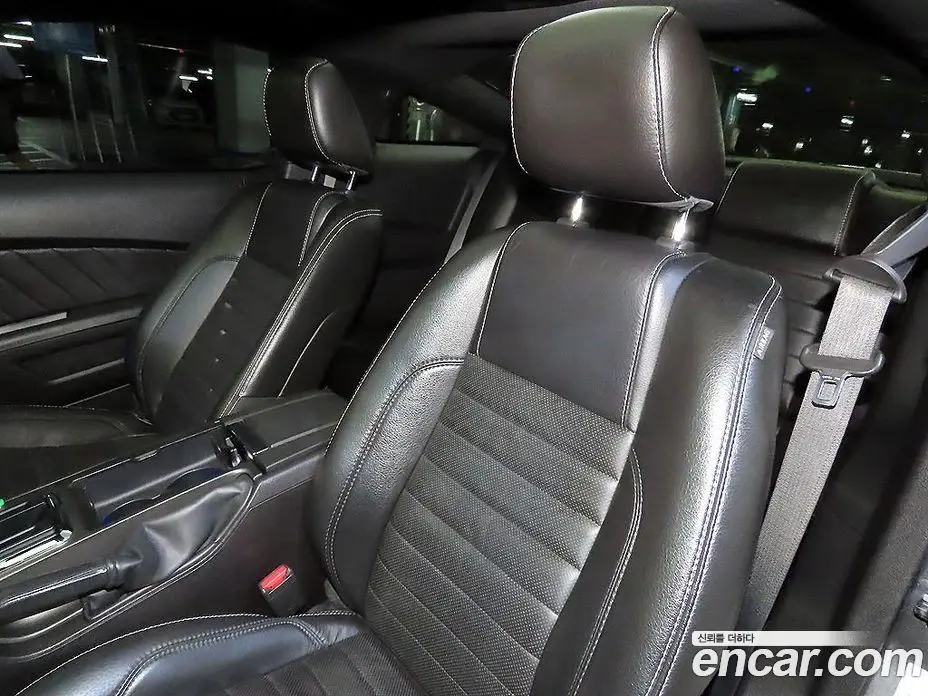 Ford Mustang 2010 4.0 автомат (гидро), фото 7