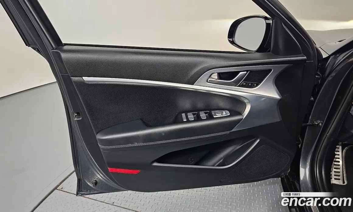 Genesis G70 2017 3.3 автомат (гидро), фото 14 Genesis G70 2017 3.3 автомат (гидро), фото 14
