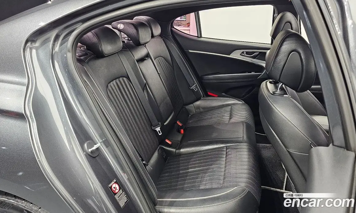 Genesis G70 2017 3.3 автомат (гидро), фото 16 Genesis G70 2017 3.3 автомат (гидро), фото 16