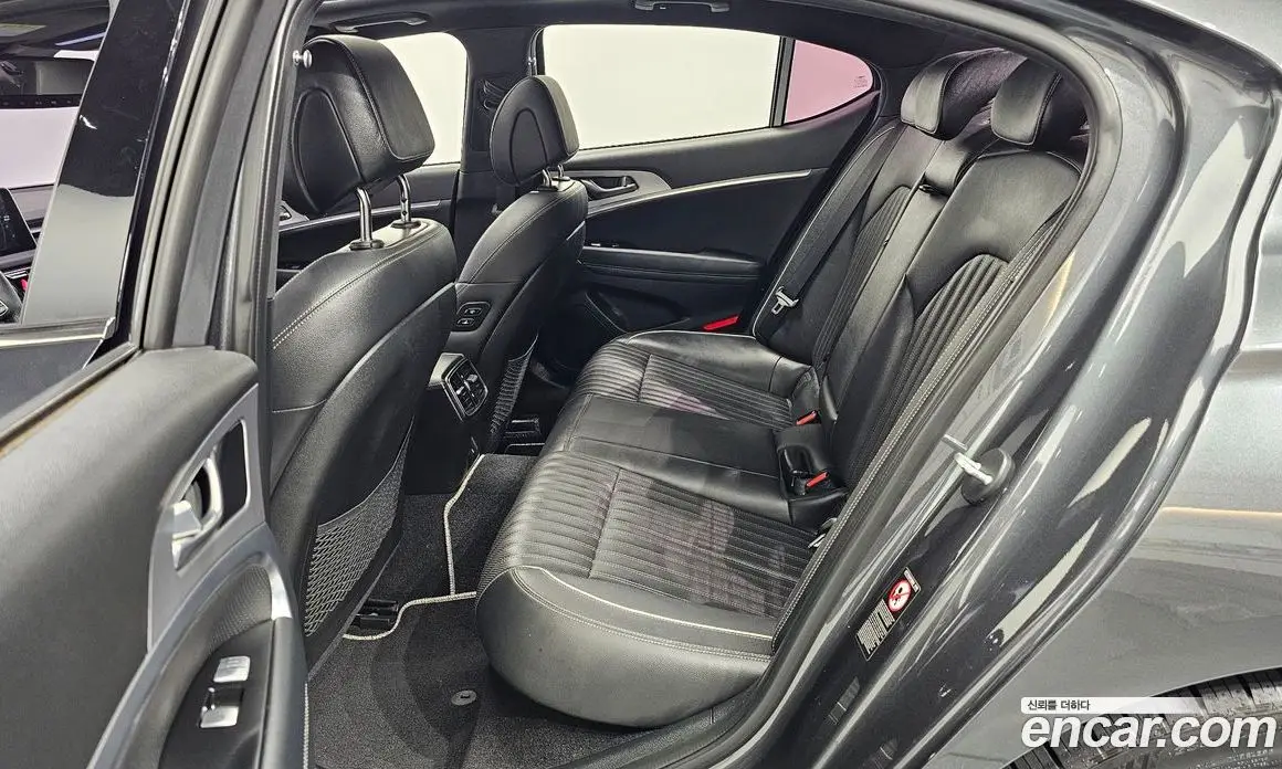 Genesis G70 2017 3.3 автомат (гидро), фото 18 Genesis G70 2017 3.3 автомат (гидро), фото 18