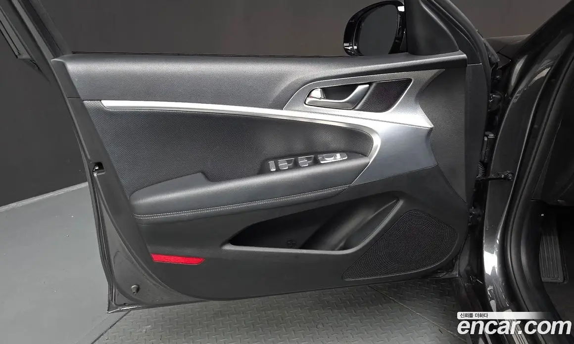 Genesis G70 2021 2.0 автомат (гидро), фото 14 Genesis G70 2021 2.0 автомат (гидро), фото 14