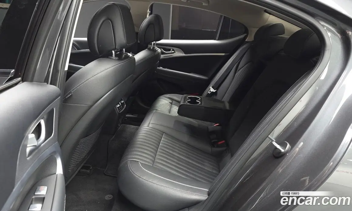 Genesis G70 2021 2.0 автомат (гидро), фото 16 Genesis G70 2021 2.0 автомат (гидро), фото 16