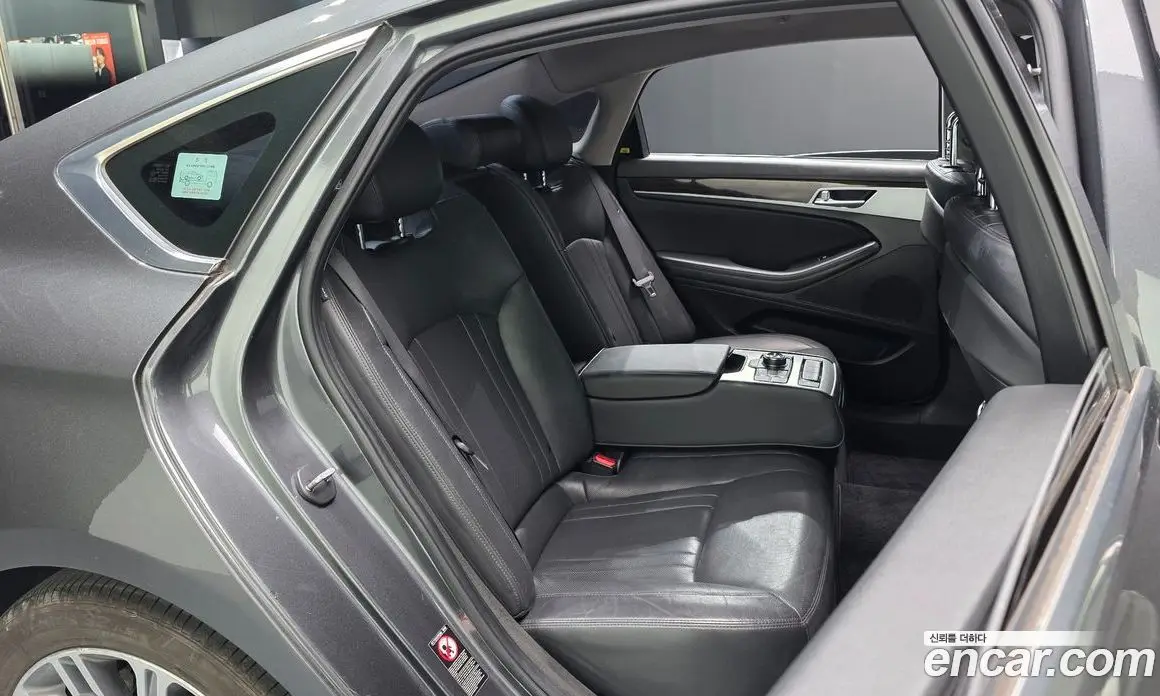 Genesis G80 2016 3.3 автомат (гидро), фото 17 Genesis G80 2016 3.3 автомат (гидро), фото 17