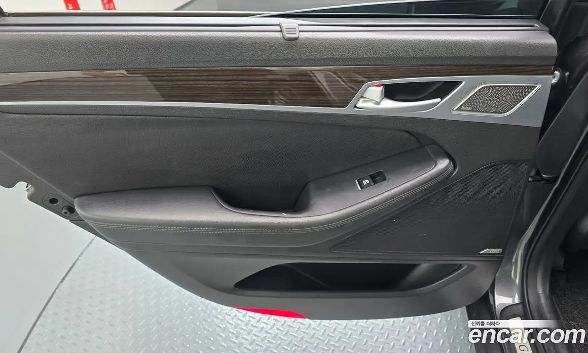 Genesis G80 2017 3.3 автомат (гидро), фото 15
