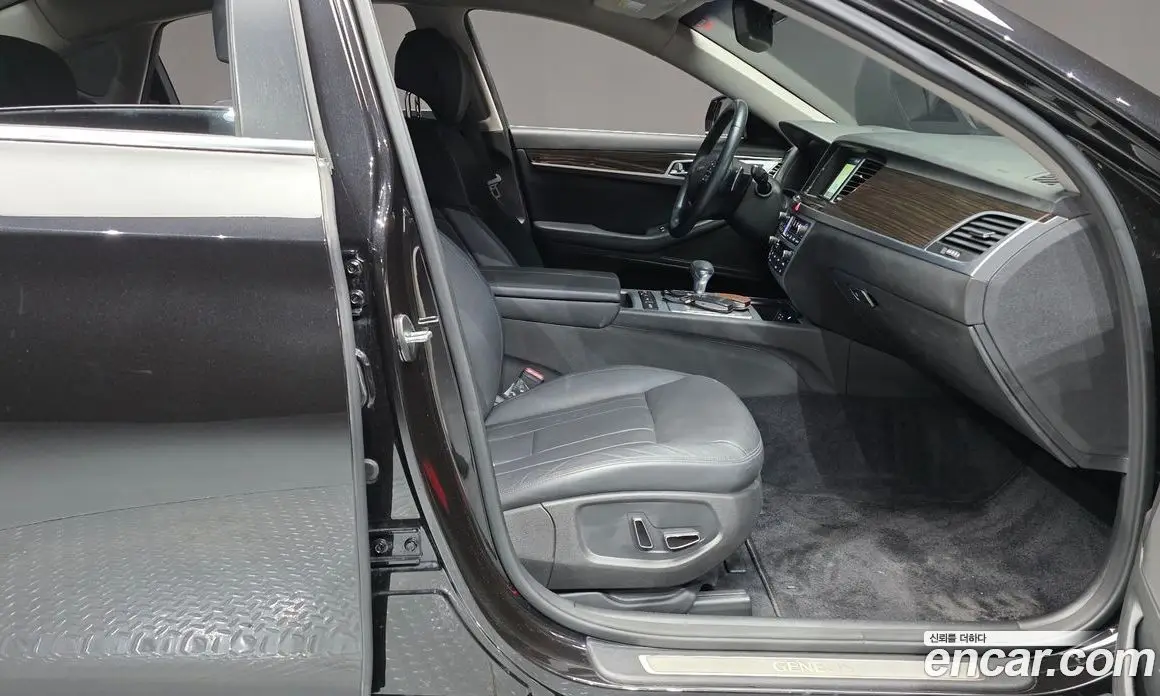 Genesis G80 2017 3.3 автомат (гидро), фото 16 Genesis G80 2017 3.3 автомат (гидро), фото 16