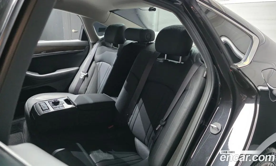 Genesis G80 2017 3.3 автомат (гидро), фото 18 Genesis G80 2017 3.3 автомат (гидро), фото 18