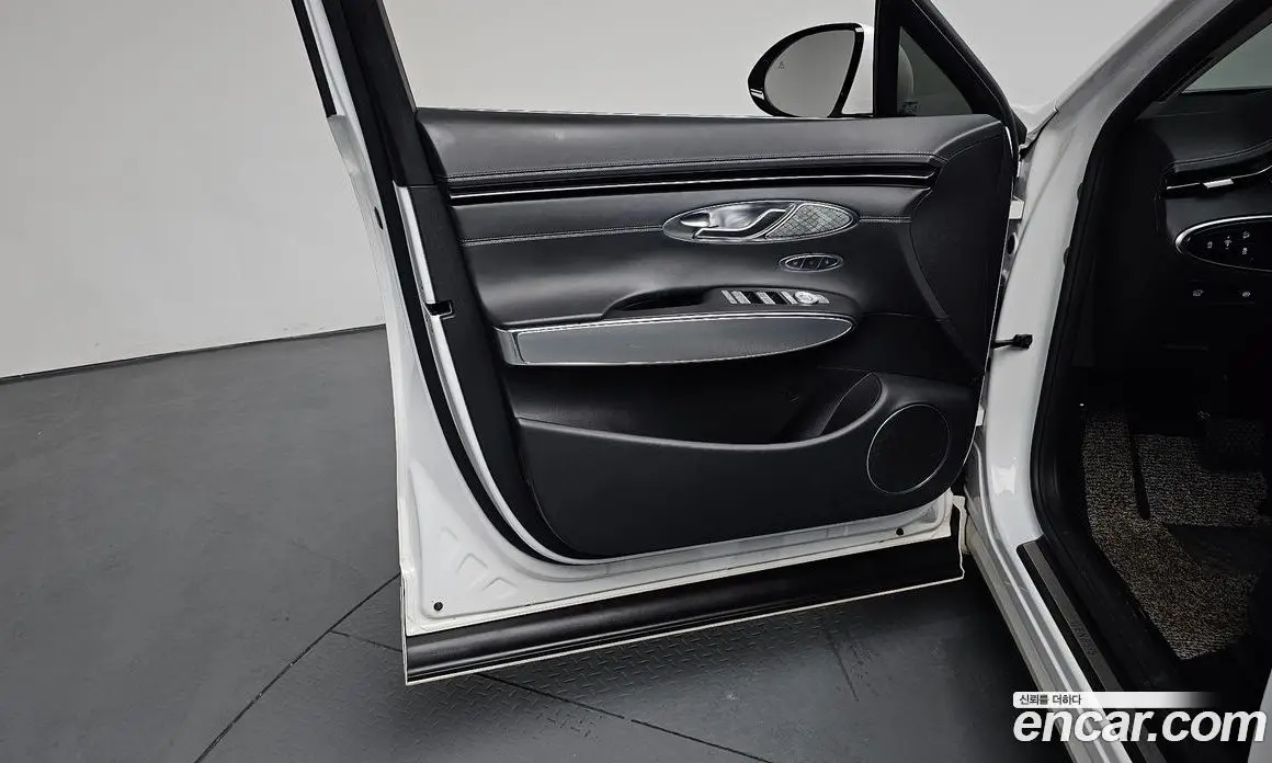 Genesis GV70 2021 2.5 автомат (гидро), фото 13 Genesis GV70 2021 2.5 автомат (гидро), фото 13